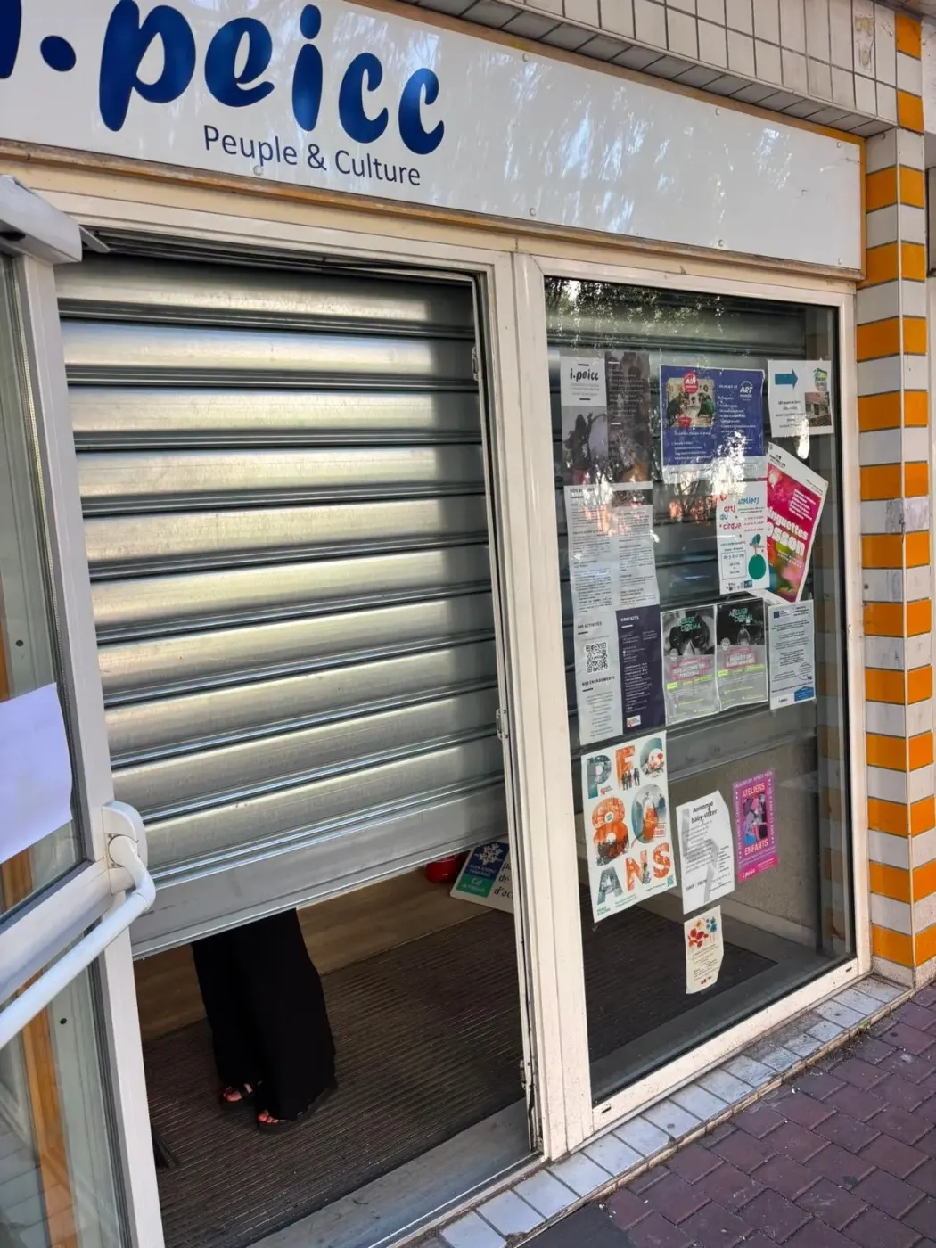 Déblocage de rideau métallique bloqué à Paris 8