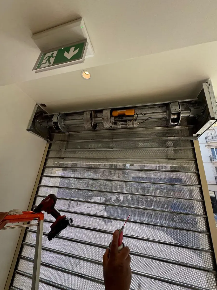 Entretien et maintenance de rideau métallique à Paris 8