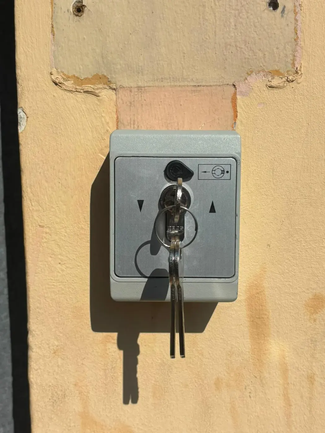 Motorisation de rideau métallique à Paris 8